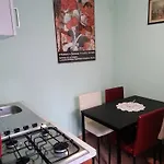 Апартаменти Stromae 1 Minute Duomo 3 Bedrooms 8 Guests Free Wifi Чефалу