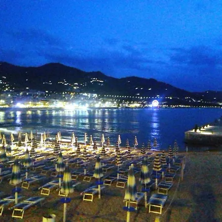 Stromae 1 Minute Duomo 3 Bedrooms 8 Guests Free Wifi Apartment Cefalu